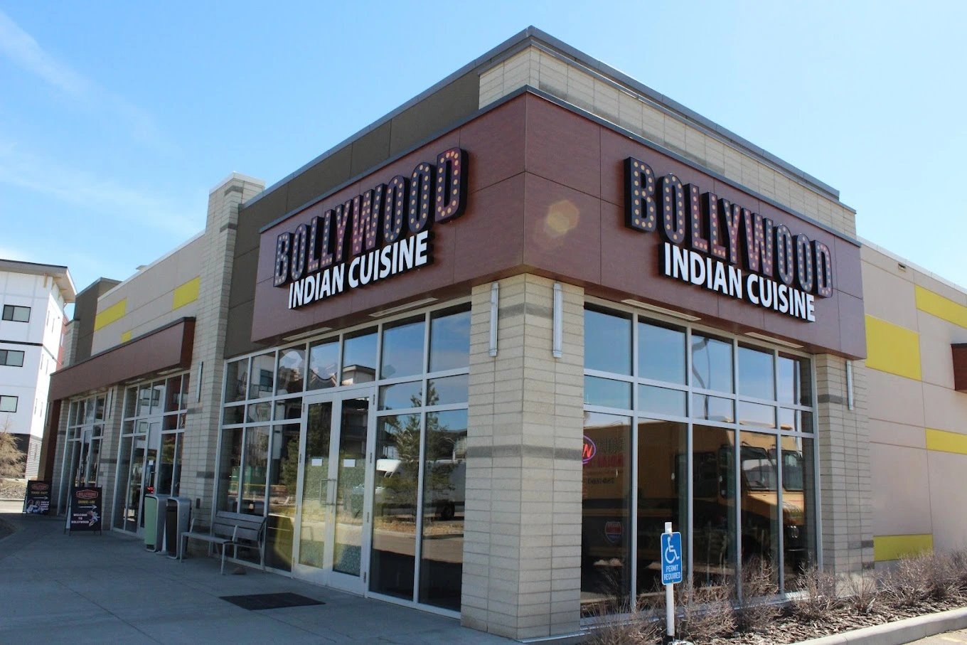 Best Butter Chicken and Indian dishes in Edmonton - Bollywood Indian Cuisine specialties